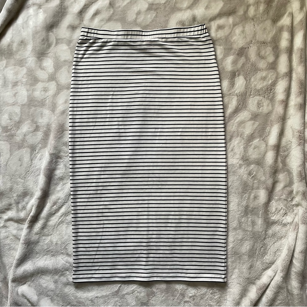 Lovers + Friends White and Black Midi Striped Skirt Size Medium